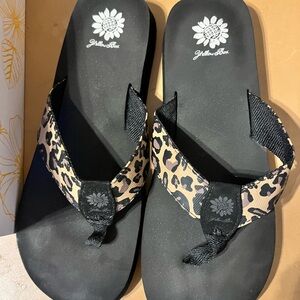Yellow Box Women's Black Leopard Strap Flip Flop Sandals KINSLEY STYLE SIZE 11